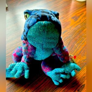 TY  DART THE FROG BEANIE BABY-8"- BLUE POISON DART FROG with silver tag